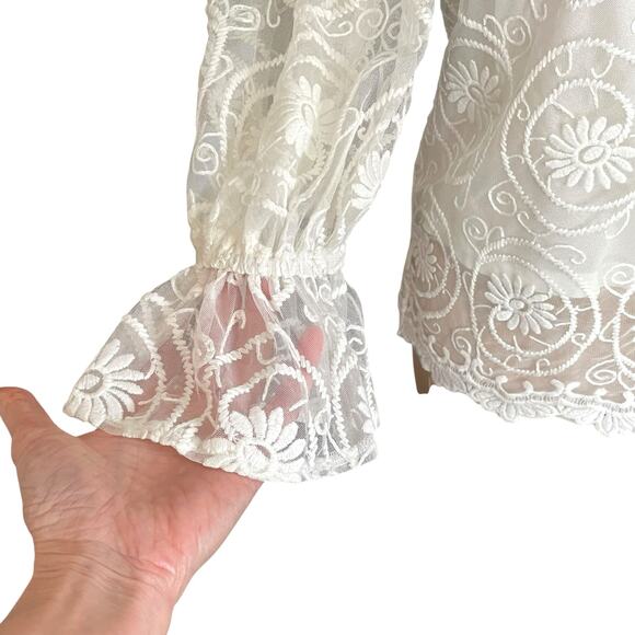 Flying Tomato White Lace Blouse Size M Ruffle Floral Embroidery Cottage Romantic - Picture 6 of 8